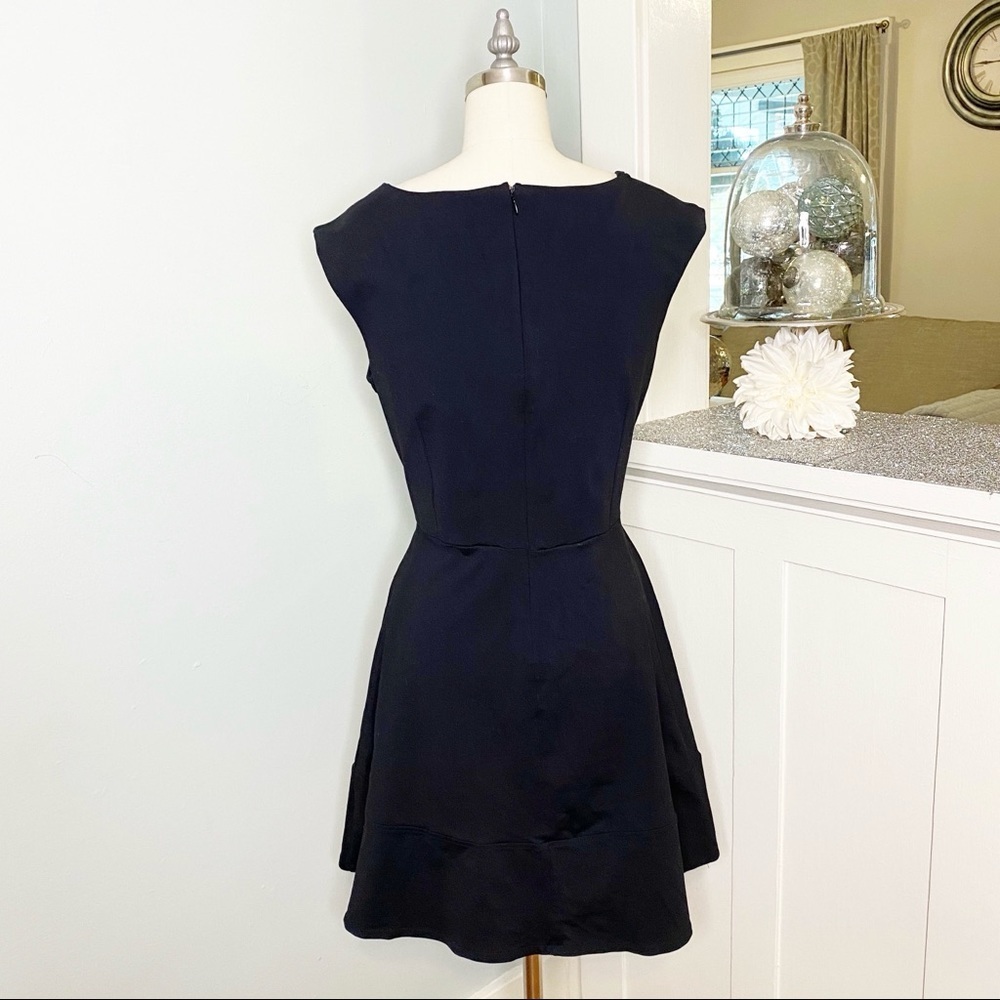 Cynthia Rowley Black V-Neck Fit & Flare Dress Size Large - Picture 5 of 10